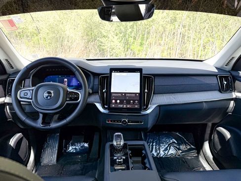 Used 2025 Volvo XC90 T8 Ultra w/ Protection Package AWD/4WD image 22