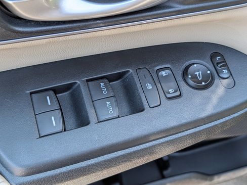 Used 2017 Honda CR-V EX-L image 19