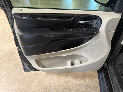 Certified 2020 Dodge Grand Caravan SXT FWD image 42
