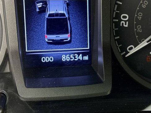 Used 2018 Toyota Tacoma TRD Sport image 13