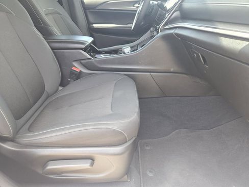 Used 2023 Jeep Grand Cherokee L Laredo AWD/4WD image 16