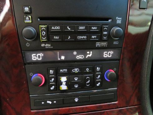 Used 2007 Cadillac Escalade EXT w/ Information Package image 21