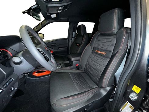 New 2026 Nissan Frontier PRO-4X w/ Pro-4x Convenience Package image 9