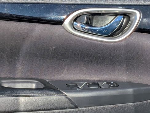 Used 2017 Nissan Sentra SV image 12