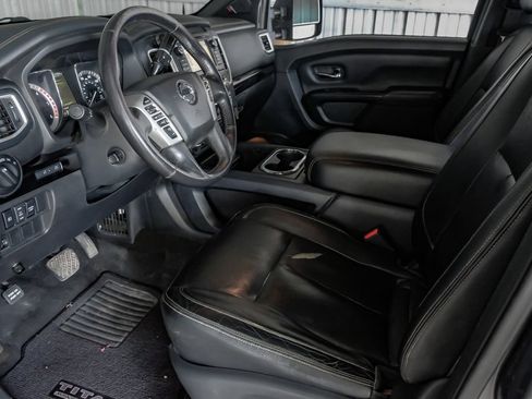 Used 2018 Nissan Titan SL w/ Midnight Edition AWD/4WD image 13