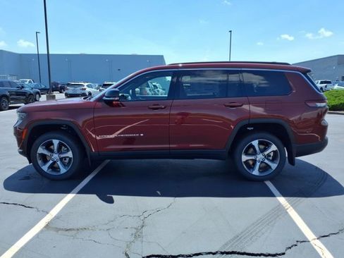 New 2025 Jeep Grand Cherokee L Limited w/ Luxury Tech Group II image 3