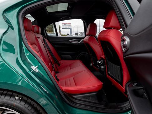 New 2025 Alfa Romeo Giulia w/ Veloce Package Rwd image 32