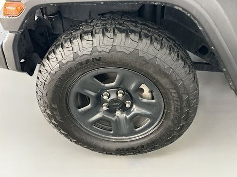 Used 2019 Jeep Wrangler Unlimited Sport S AWD/4WD image 11