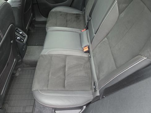 Used 2021 Volvo XC40 T5 R-Design w/ Climate Package image 22