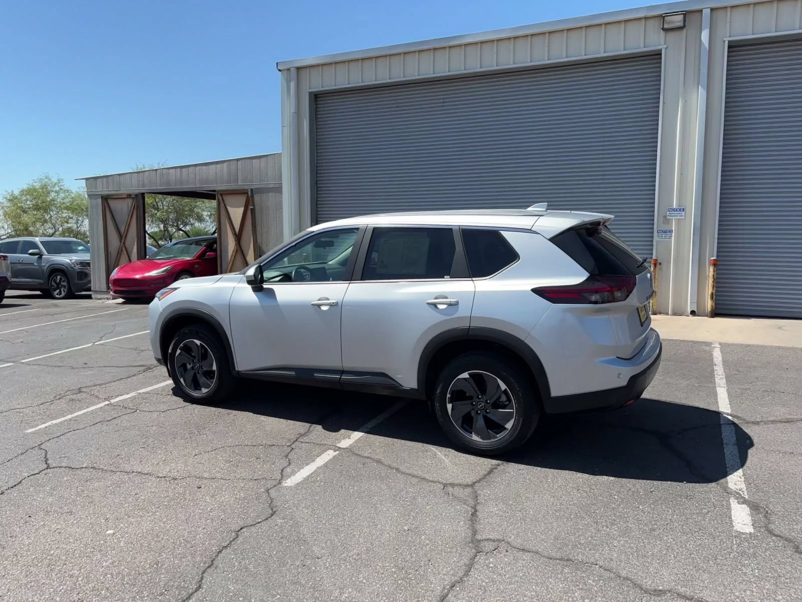 Used 2025 Nissan Rogue SV FWD image 9