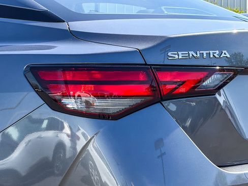 Used 2022 Nissan Sentra SV image 8