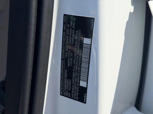 Certified 2025 Volvo XC90 B6 Plus AWD/4WD image 26