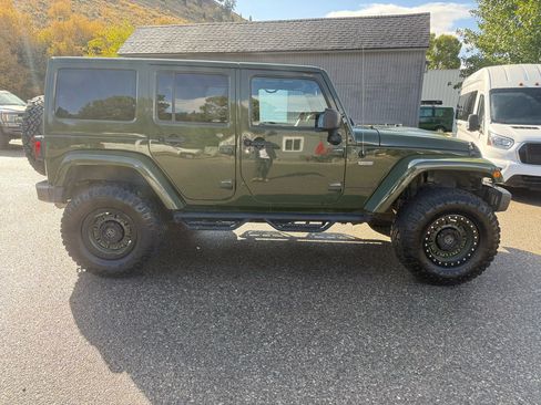 Used 2016 Jeep Wrangler Unlimited Sahara image 6