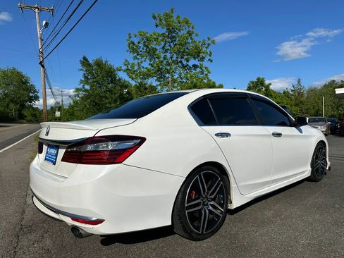 Used 2017 Honda Accord Sport image 6