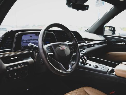 Used 2022 Cadillac Escalade Sport w/ LPO, ONYX Package image 2