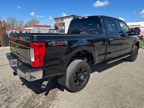 Used 2017 Ford F250 XLT w/ XLT Value Package AWD/4WD image 5