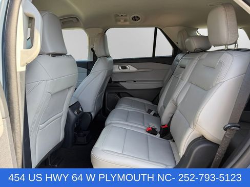 Certified 2025 Ford Explorer Active w/ Active Comfort Package AWD/4WD image 13