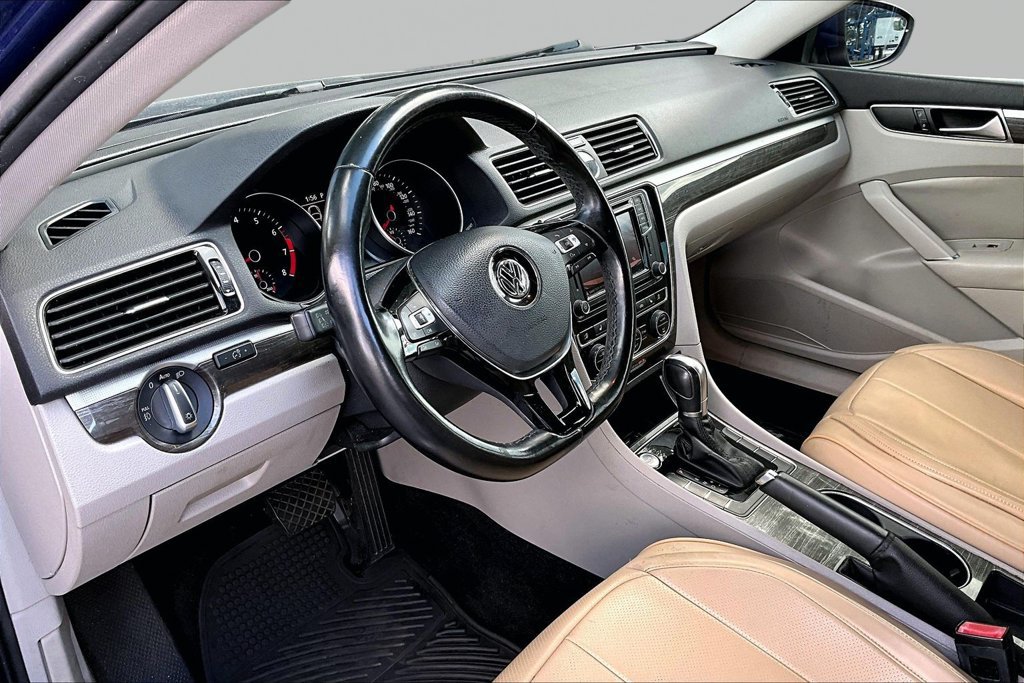 Used 2016 Volkswagen Passat 1.8T SE FWD image 17