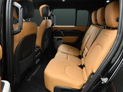 Used 2024 Land Rover Defender 130 S image 14