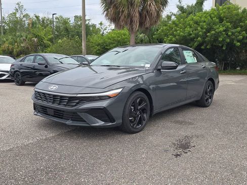 New 2026 Hyundai Elantra SEL Sport FWD image 2
