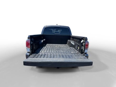 Used 2023 Toyota Tacoma TRD Off-Road w/ Technology Package AWD/4WD image 17