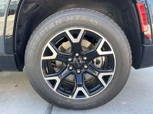 New 2025 Jeep Wagoneer 4WD w/ Convenience Group I image 23