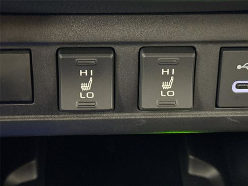 Certified 2025 Toyota Corolla Cross XSE image 8