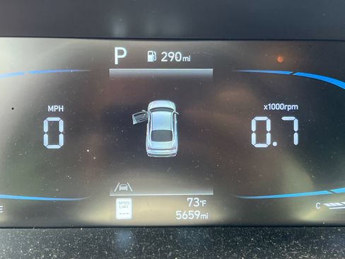 Used 2025 Hyundai Elantra Sport FWD image 26