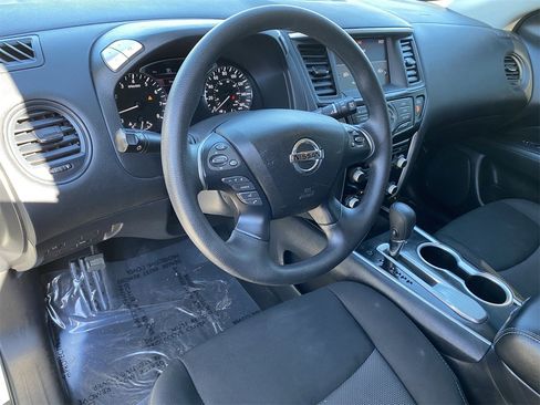 Certified 2020 Nissan Pathfinder S image 17