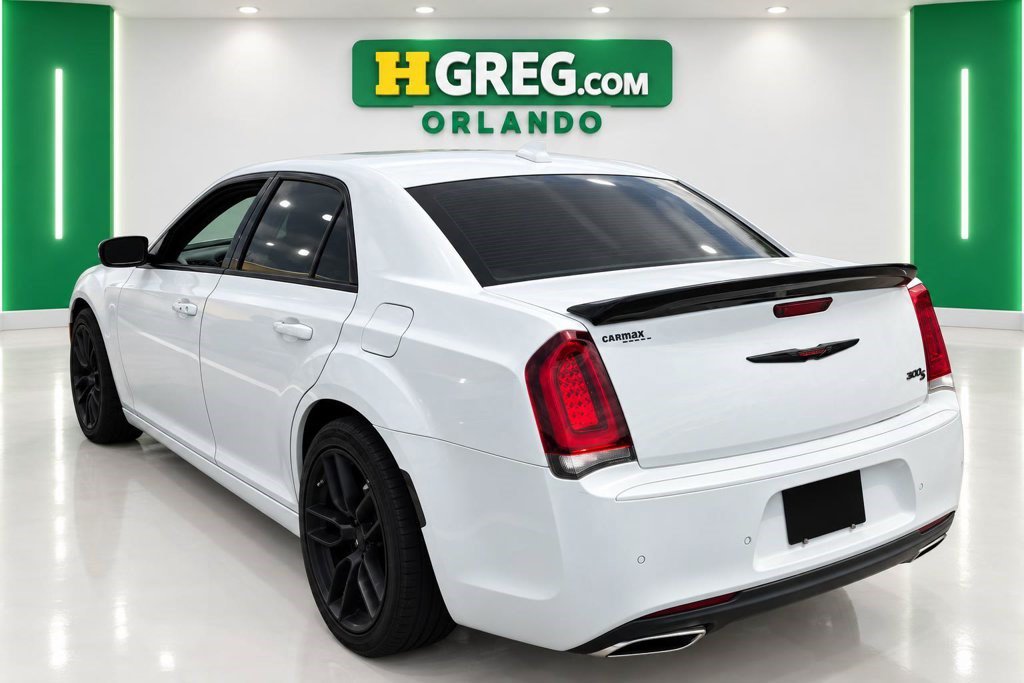 Used 2022 Chrysler 300 S RWD image 2