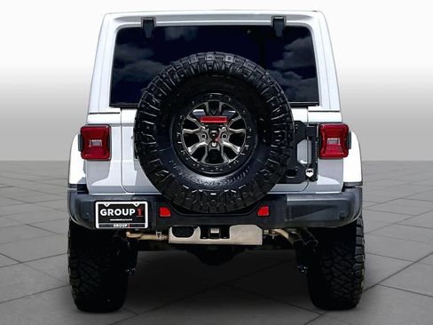 Used 2022 Jeep Wrangler Unlimited Rubicon AWD/4WD image 5
