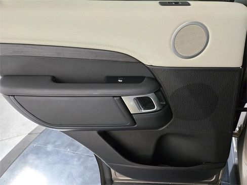 Used 2021 Land Rover Discovery S R-Dynamic image 19