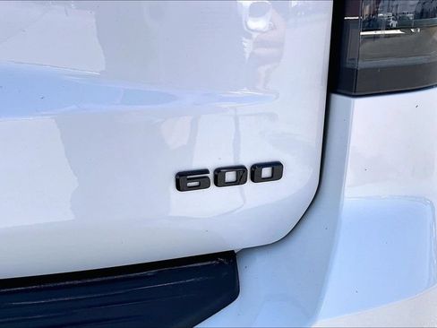 Used 2023 Cadillac Escalade ESV Sport Platinum w/ LPO, ONYX Package AWD/4WD image 33