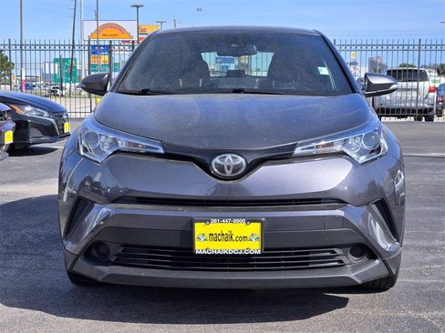 Used 2019 Toyota C-HR XLE image 2