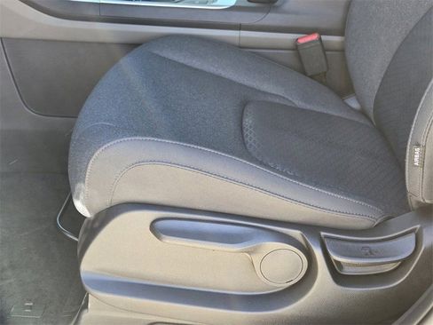 New 2026 Kia Carnival LX image 17