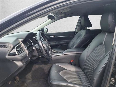 Used 2019 Toyota Camry SE image 10