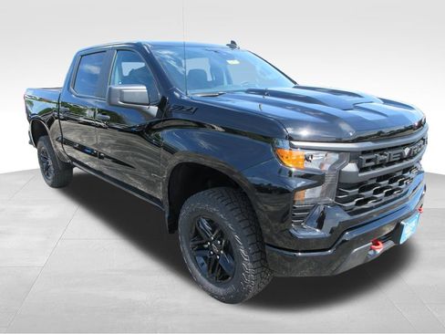 New 2026 Chevrolet Silverado 1500 Custom Trail Boss w/ LPO, Dark Essentials Package AWD/4WD image 7