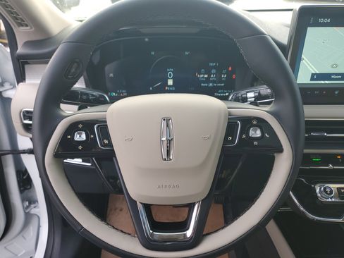 New 2026 Lincoln Corsair Premiere image 16