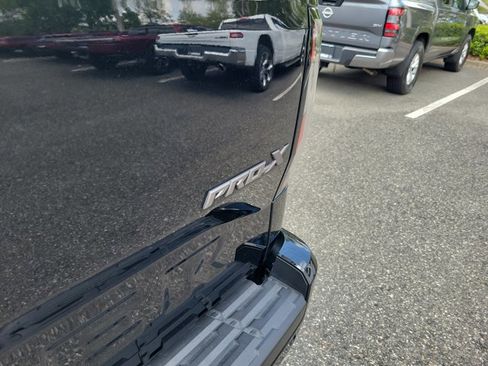 Used 2022 Nissan Frontier Pro-X RWD image 7