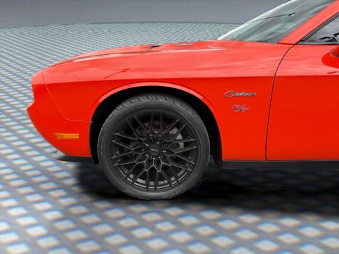 Used 2009 Dodge Challenger R/T RWD image 13