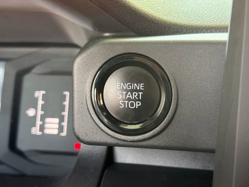 Used 2024 Toyota Tacoma SR image 6