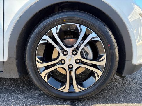 Used 2021 Chevrolet Bolt Premier w/ Infotainment Package image 26