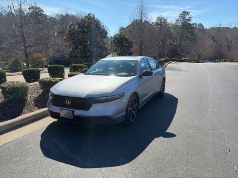 Used 2023 Honda Accord Sport image 7