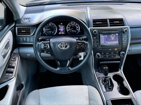 Used 2016 Toyota Camry LE FWD image 6