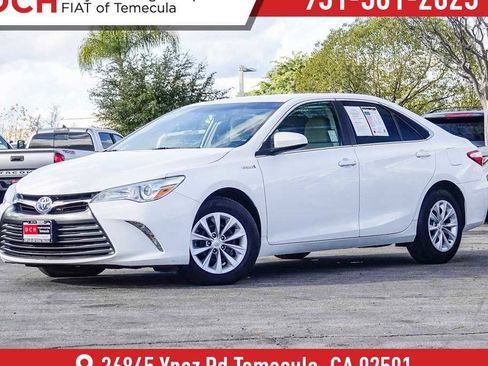 Used 2017 Toyota Camry LE image 1