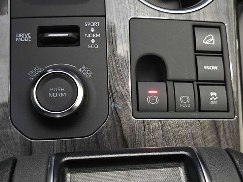 New 2026 Toyota Highlander Platinum AWD/4WD image 16