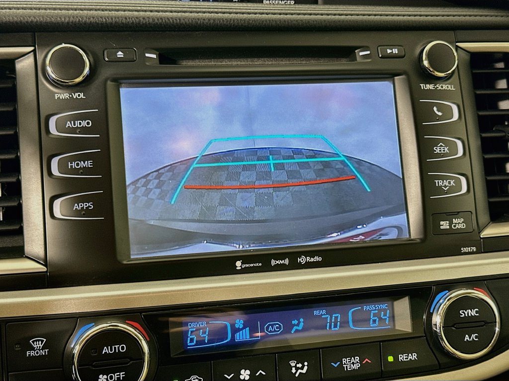 Used 2017 Toyota Highlander XLE FWD image 13