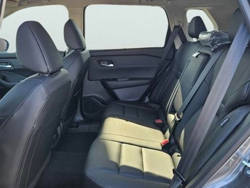 Certified 2025 Nissan Rogue SV w/ SV Premium Package FWD image 14