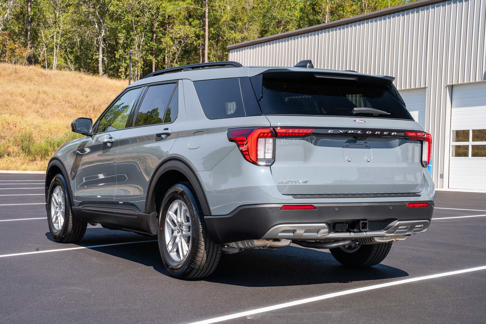 New 2027 Ford Explorer Active w/ Active Comfort Package RWD image 4