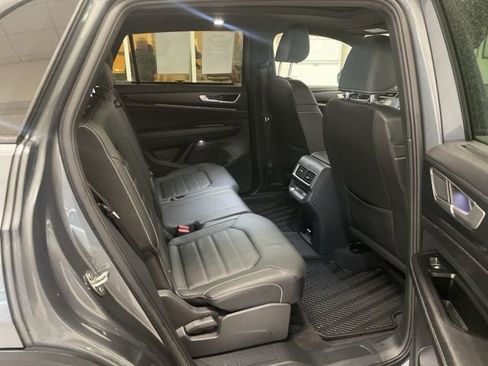 Certified 2025 Volkswagen Atlas Cross Sport SEL R-Line image 11